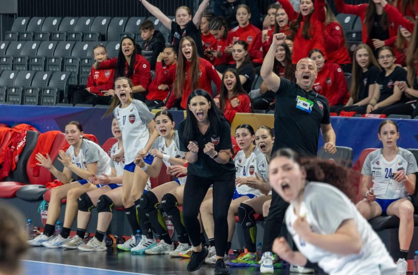  Mihaela Evi, mesaj tranșant către administratorii paginii de Facebook, Handbal feminin