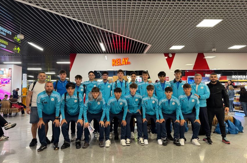  Tinerii fotbaliști de la LPS Bistrița duc visul românesc pe terenurile Franței. FOTO