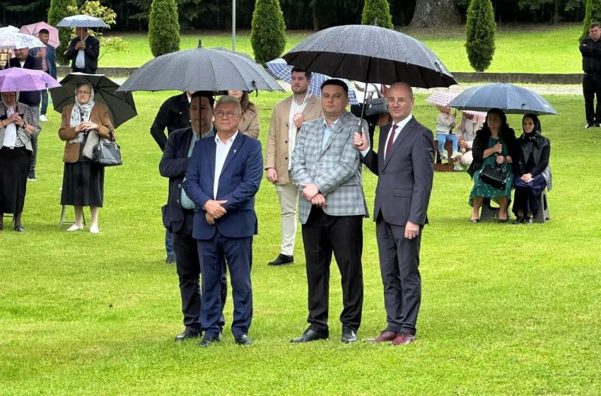  Credincioșii s-au rugat la Mănăstirea Dobric de sărbătoarea Sfinților Constantin și Elena și de Ziua Eroilor. FOTO