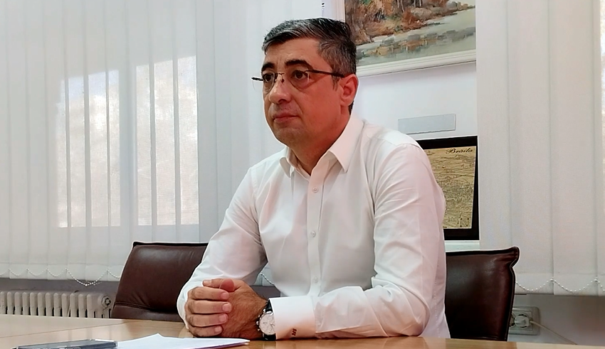  Procurorii DNA fac percheziții la CJ Brăila, condus de Francisk Iulian Chiriac (PSD). Perchezițiile sunt și la clubul de handbal HC Dunărea Brăila, procurorii suspectând săvârșirea mai multor fapte de corupție.