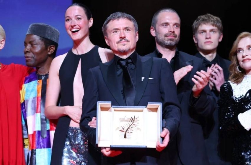  Regizorul român Cristian Mungiu a câștigat trofeul Palme d’Or la Festivalul de film de la Cannes