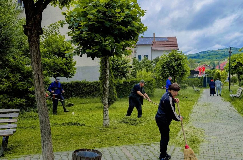  Primăria Năsăud continuă modernizarea orașului: parcări noi, spații verzi îngrijite și intervenții la infrastructura urbană