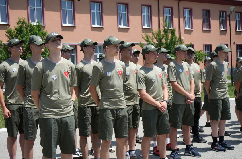  „Militar în devenire”: Tinerii au început aventura vieții de cazarmă la Brigada 81 Mecanizată „General Grigore Bălan”