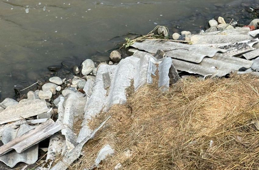  Probleme descoperite pe cursurile de apă din Bistrița și Valea Bârgăului. Autoritățile au dispus măsuri urgente. FOTO