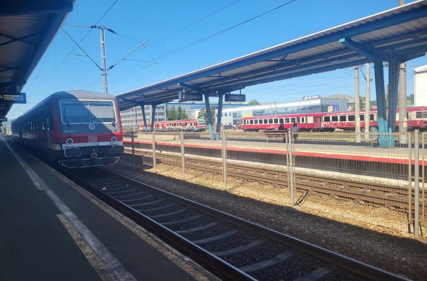  Bistrița, singura capitală de județ rămasă fără legătură directă CFR cu București Nord. Motivele sunt tehnice și fac referire la reparații la terasamente și liniile de cale ferată