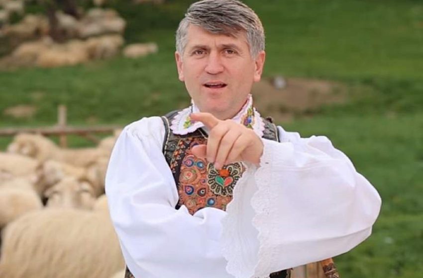  Percheziții la locuința lui Cristian Pomohaci. Dosarul vizează suspiciuni de viol asupra unui minor și agresiune sexuală