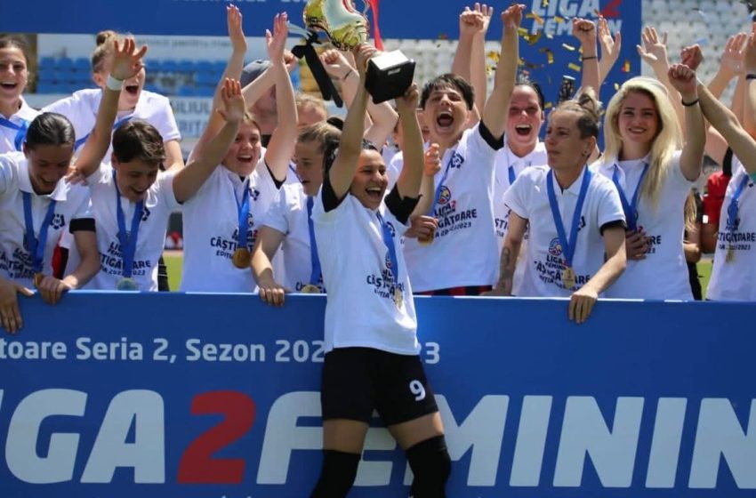  Final de carieră pentru Mihaela Merlan. Fotbalista Gloriei Bistrița își încheie emoționant drumul pe teren. FOTO