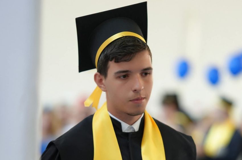  Elevul Andrei-Vladimir Dumitru este șeful de promoție 2026 la Colegiul Național „Liviu Rebreanu”