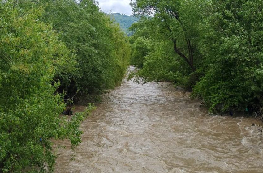  Cod Galben de inundații pe Someșul Mare și afluenții săi din Bistrița-Năsăud. Risc de viituri și inundații locale