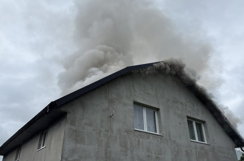 Incendiu la o locuință din Tureac. Intervenția rapidă a pompierilor a salvat casa de la distrugere