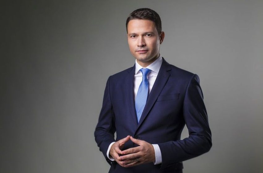 Robert Sighiartău: Finally, avem o nominalizare de premier. Să vedem dacă reușește să convingă partidele politice