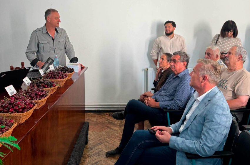  Prefectul județului Stelian Dolha, prezent la workshopul dedicat culturii cireșului organizat de Stațiunea de Cercetare-Dezvoltare pentru Pomicultură Bistrița