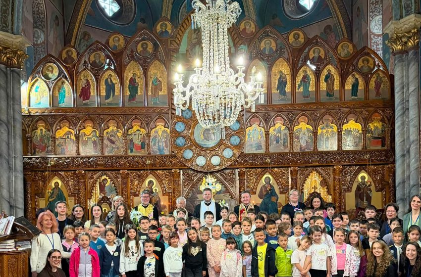  Vacanță cu suflet la Catedrala Coroana: zeci de copii participă la programul de vară al Protopopiatului Bistrița