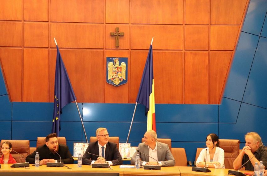  Performanța, răsplătită la Prefectură! Cinci nume care duc faima Bistriței-Năsăud mai departe