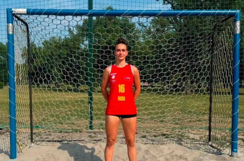  Handbalista Rada Nicolle, de la LPS Bistrița, reprezintă România la Campionatul European U17 de Beach Handball