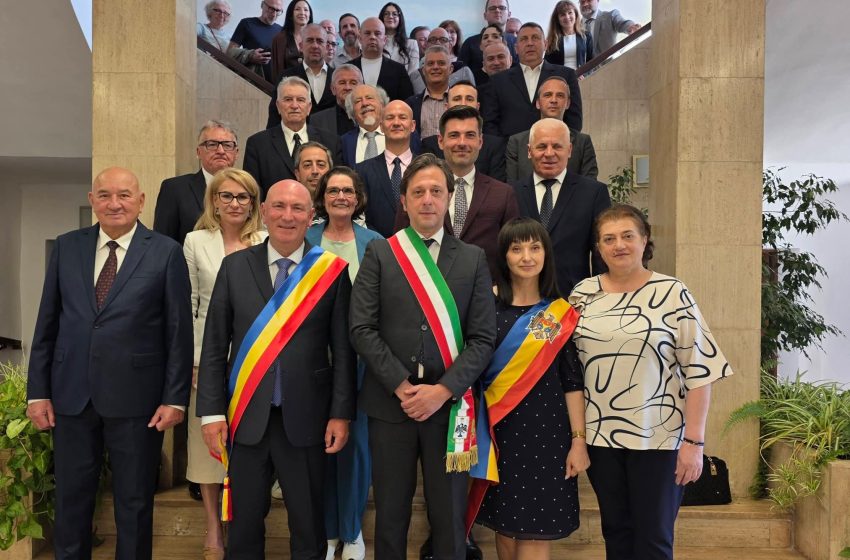  Bistrița a celebrat prietenia europeană. 20 de ani de înfrățire cu L’Aquila și a organizat o întâlnire cu delegațiile orașelor partenere. FOTO