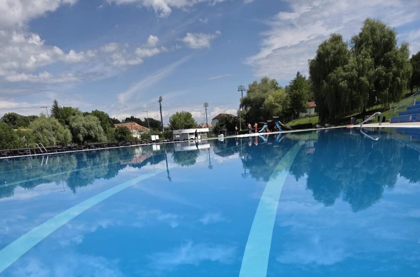  Intrare gratuită astăzi la Ștrandul Codrișor! Primarul Gabriel Lazany îi invită pe bistrițeni la o zi de distracție