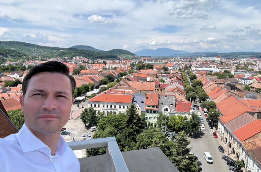  Deputatul Robert Sighiartău: La mulți ani, Bistrița!