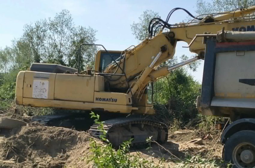  Amendă de 60.000 de lei pentru exploatare ilegală de balast la Chiuza. Garda de Mediu a oprit activitatea