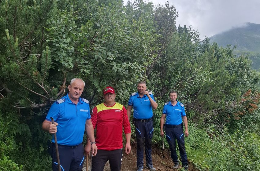  Traseul dintre Șaua Gaja și Lacul Lala din Munții Rodnei, pus din nou în siguranță de jandarmii montani și salvamontiști. FOTO