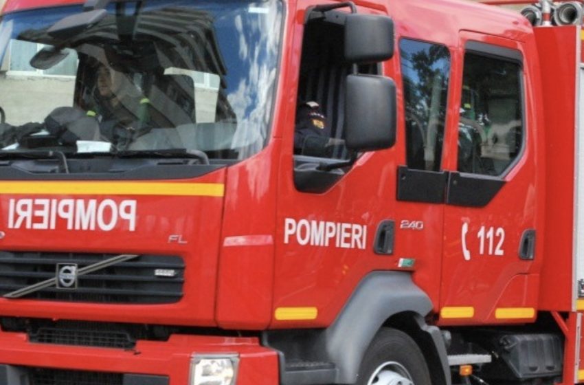  Degajări de fum într-un bloc din Bistrița. Pompierii au intervenit de urgență