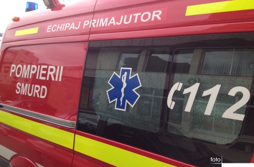  Șoferiță implicată într-un accident la ieșirea din Beclean. A lovit un autoturism parcat