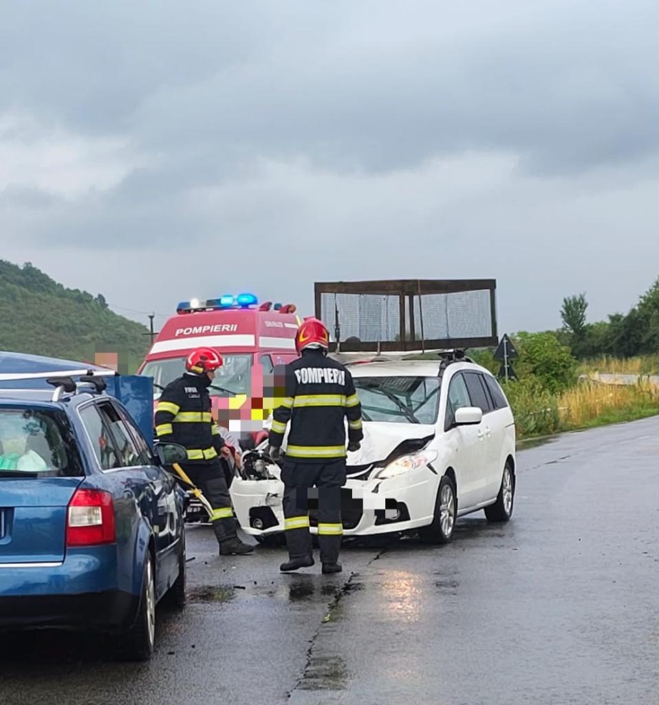  Accident între Lechința și Corvinești. O persoană a ajuns la spital. FOTO