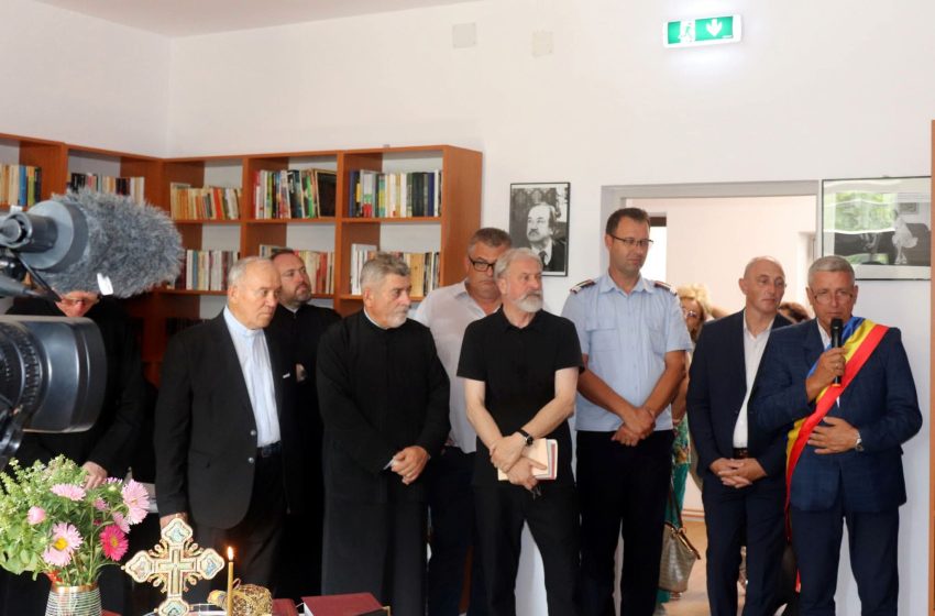  Biblioteca din Teaca, transformată într-un hub modern pentru competențe digitale. FOTO