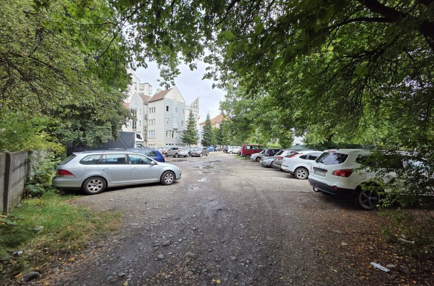  100 de noi locuri de parcare în zona Finanțelor din Bistrița. FOTO