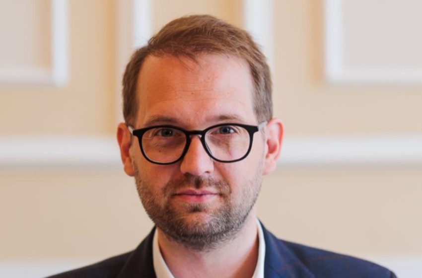  Dominic Fritz: În loc să oprească un brutal abuz de putere, majoritatea PSD din Curtea Constituțională tocmai l-a validat