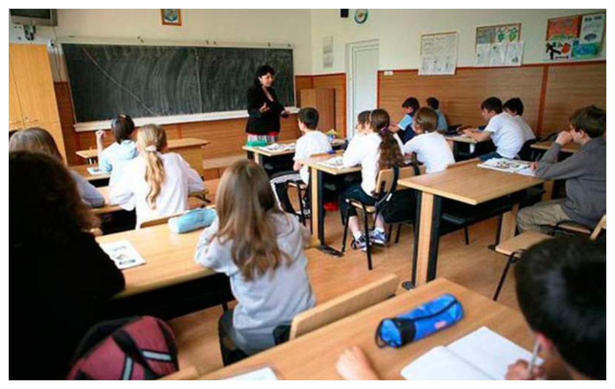  Scăderea numărului de elevi din județul Bistrița-Năsăud ar putea lăsa unii profesori fără catedre pline în noul an școlar