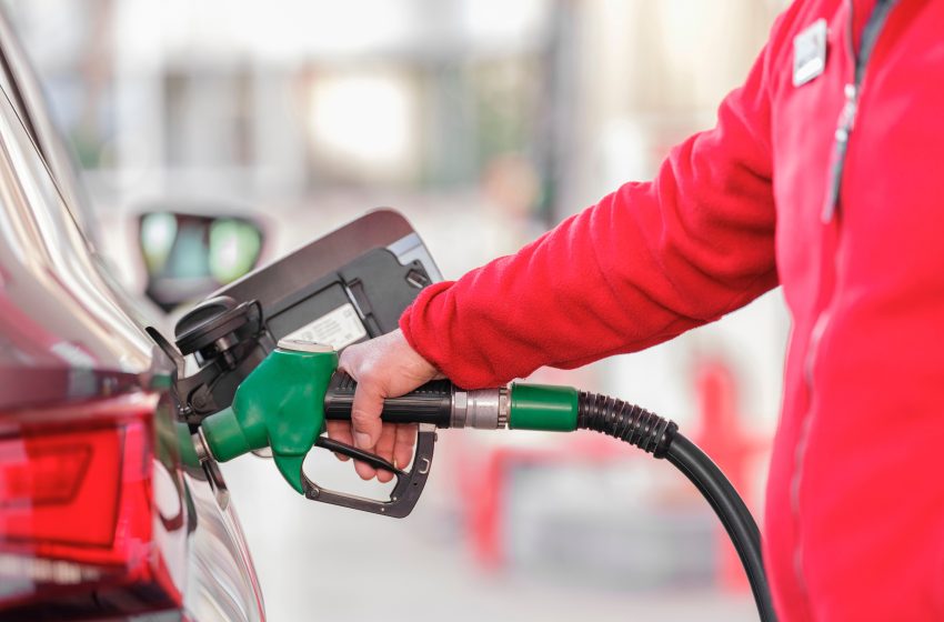  Motorina s-a ieftinit de astăzi. Acciza a fost redusă temporar cu 20%