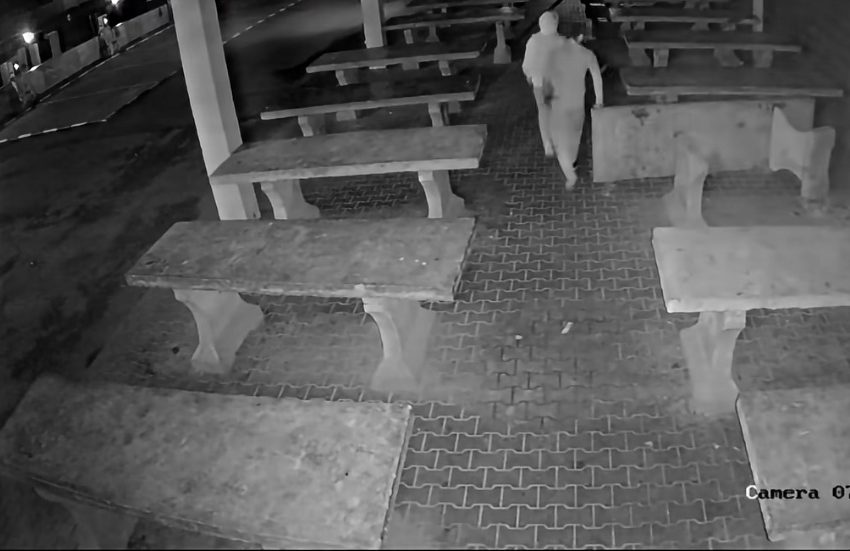  Bancă distrusă în piața din Rodna. Primarul Tinu Grapini a sesizat Poliția și cere identificarea celor vinovați