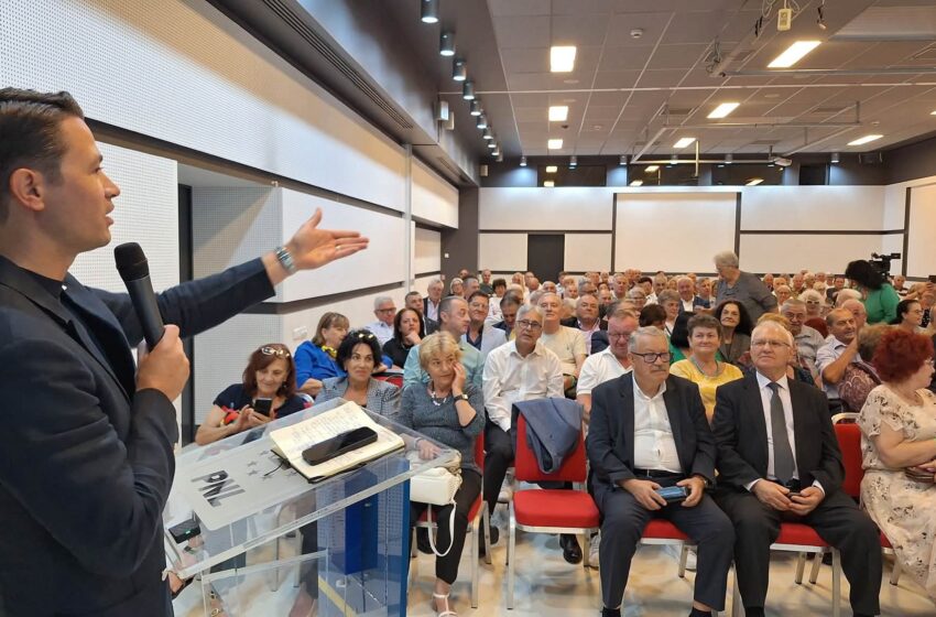  Robert Sighiartău, la Tabăra de Vară a Seniorilor Liberali: „Un partid puternic valorifică experiența generațiilor”