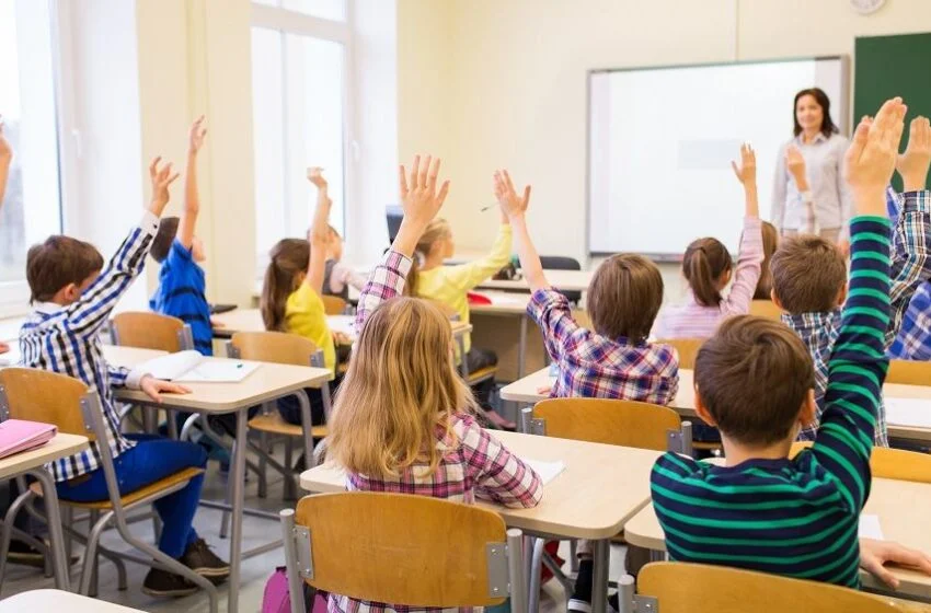  În Bistrița-Năsăud vacanța intersemestrială dintre semestrele III – IV, pentru anul școlar 2026 – 2027, va fi în perioada 15 – 21 februarie 2027