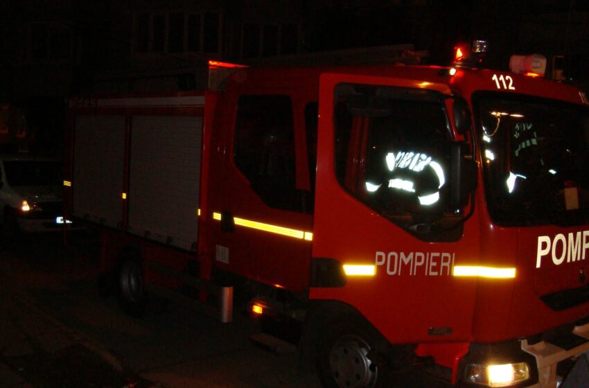  Explozie de butelie, urmată de incendiu la o casă din Parva. Nu au fost victime