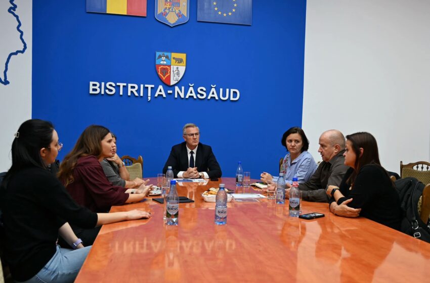  Măsuri de sprijin pentru elevi, părinți și profesori, după atacul de la școala din Bistrița. Anunțul prefectului Stelian Dolha