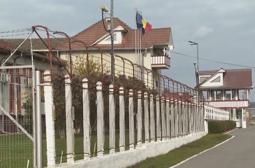  Incident controversat la Penitenciarul Bistrița! Un fost prim-adjunct al Jandarmeriei ar fi lovit un polițist de penitenciare